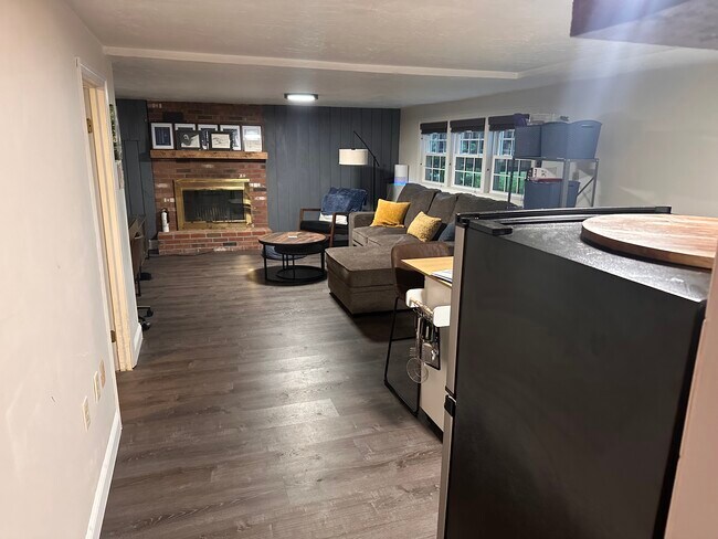 Building Photo - 58 Minehan Ln