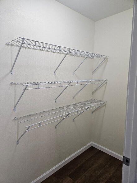 Building Photo - 302 N Main St