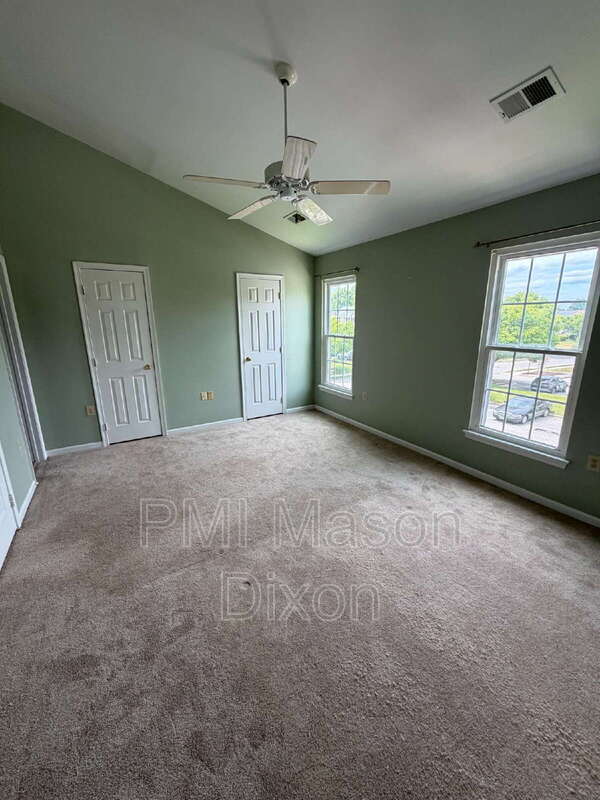 Building Photo - 2404 Sandwich Ct
