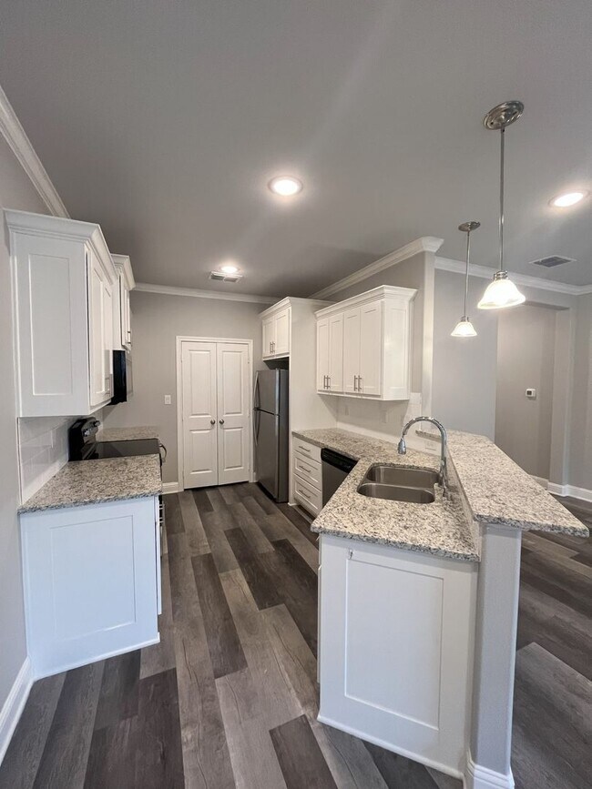 Building Photo - Magnolia Park #10742