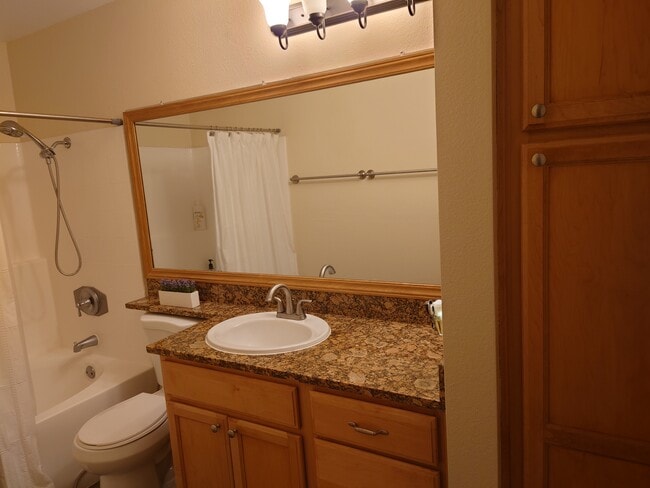 Building Photo - 15363 Maturin Dr