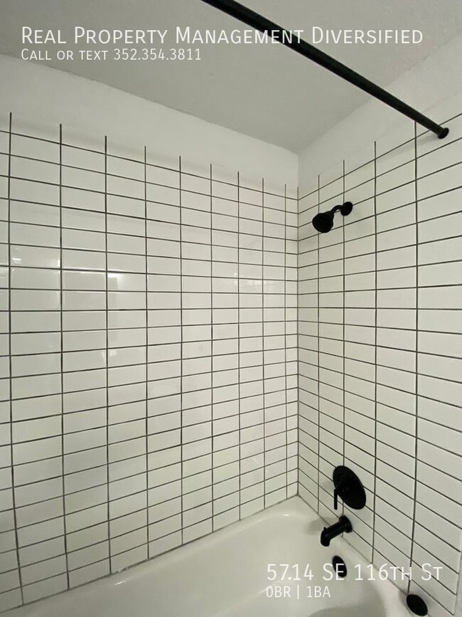 Building Photo - 5714 SE 116th St