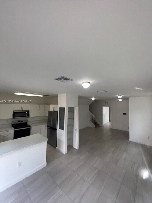 Building Photo - 1238 NW 4th Ln