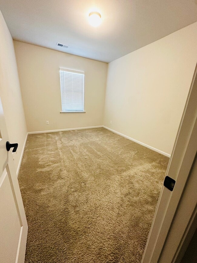 Building Photo - 1028 Grays Ml Rd