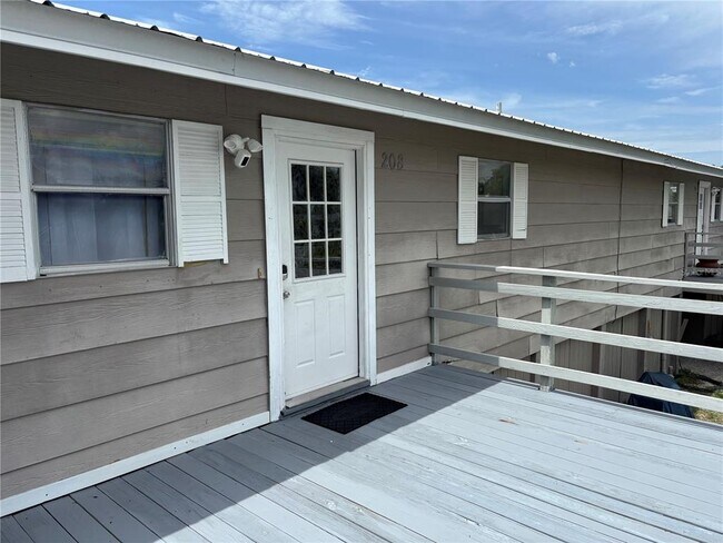 Building Photo - 208 S Canal St