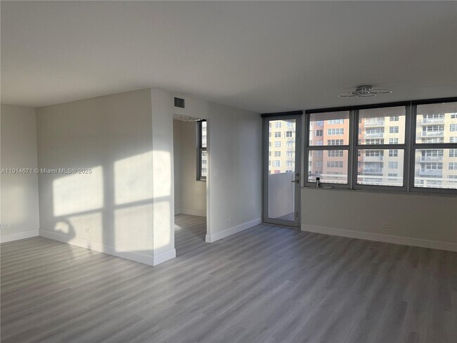 Building Photo - 250 174th St