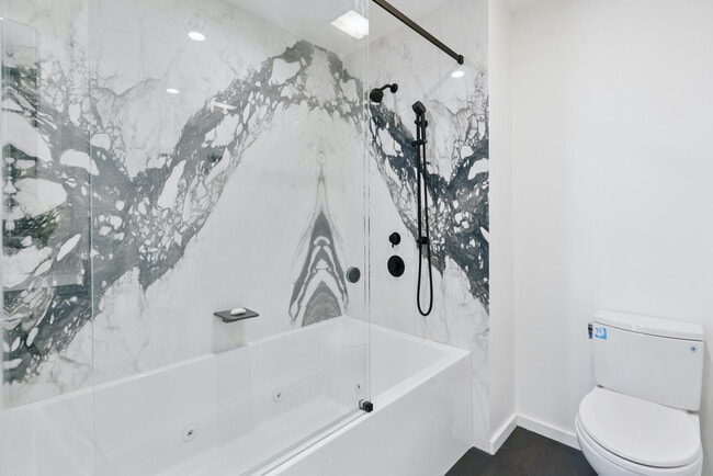 Building Photo - 2235 Gloaming Way