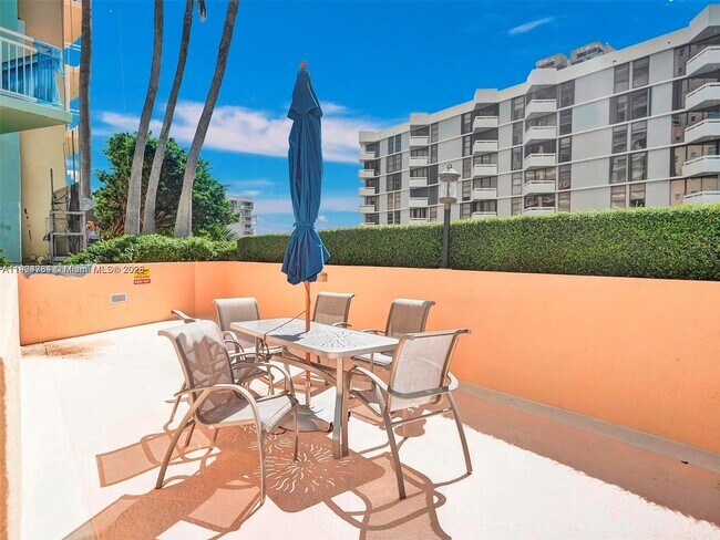 Building Photo - 2475 Brickell Ave