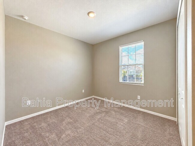 Building Photo - 819 Folklore Ln