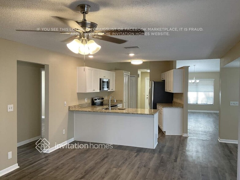 Building Photo - 1502 Carter Oaks Dr