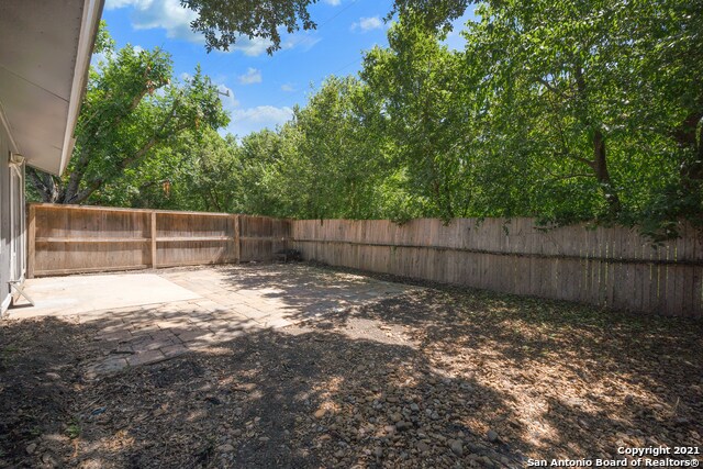 Building Photo - 8032 Laurel Bend