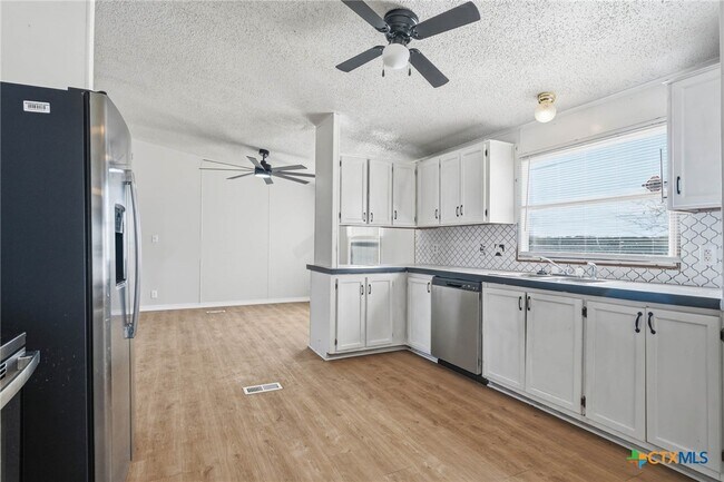 Building Photo - 3034 Barr Ln