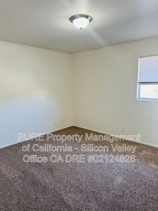 Building Photo - 124 Montebello Dr
