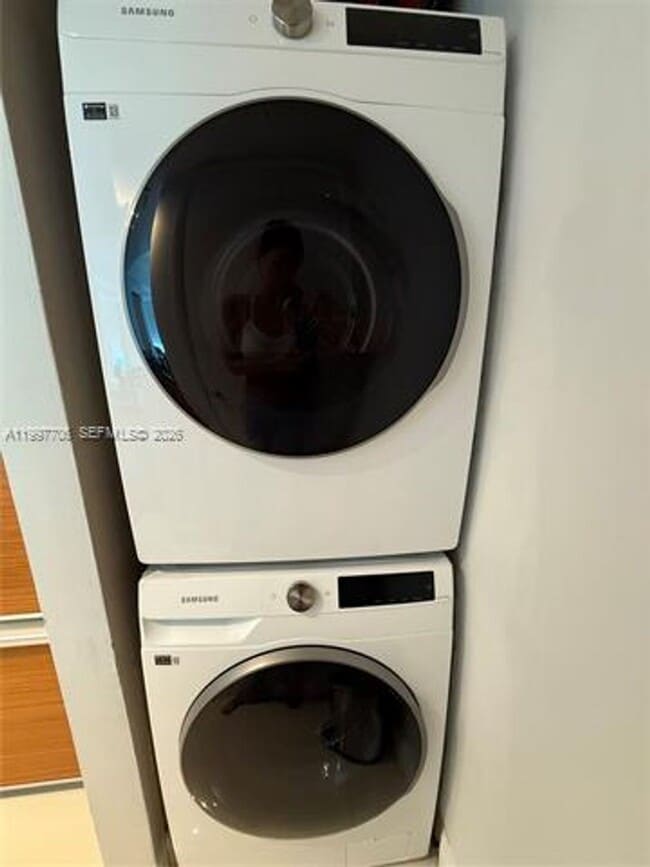 Building Photo - 50 Biscayne Blvd