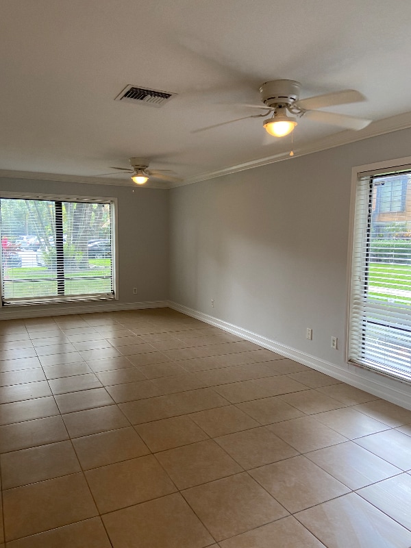 Building Photo - 814 Sandtree Dr