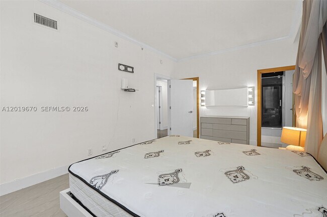 Building Photo - 3001 S Ocean Dr