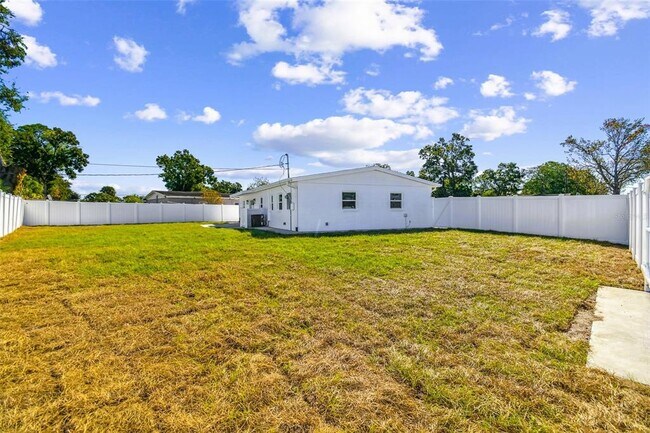 Building Photo - 7717 W Powhatan Ave