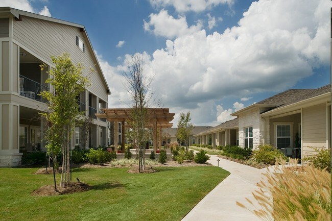 Building Photo - Heritage Crossing