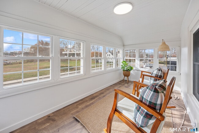 Building Photo - 3 Main St