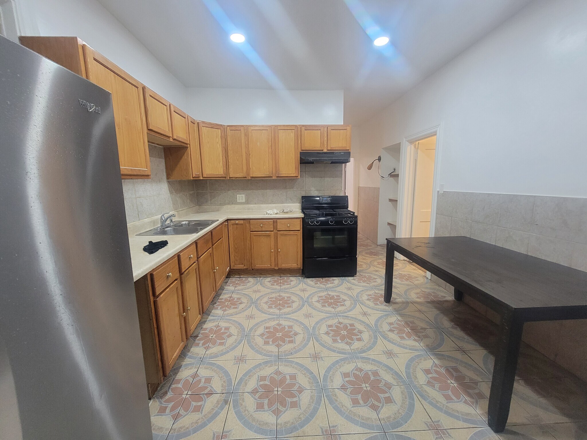 Kitchen - 1905 N Pulaski Rd