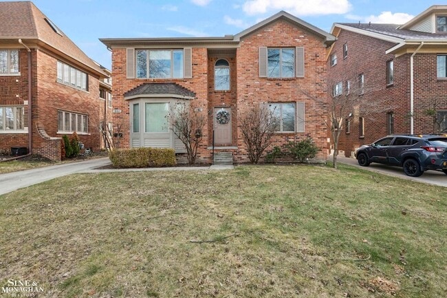 Building Photo - 904 Trombley Rd