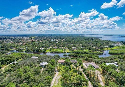 Building Photo - 1648 Bayshore Dr