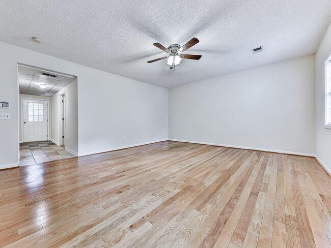 Building Photo - 3007 Clove Tree Ln