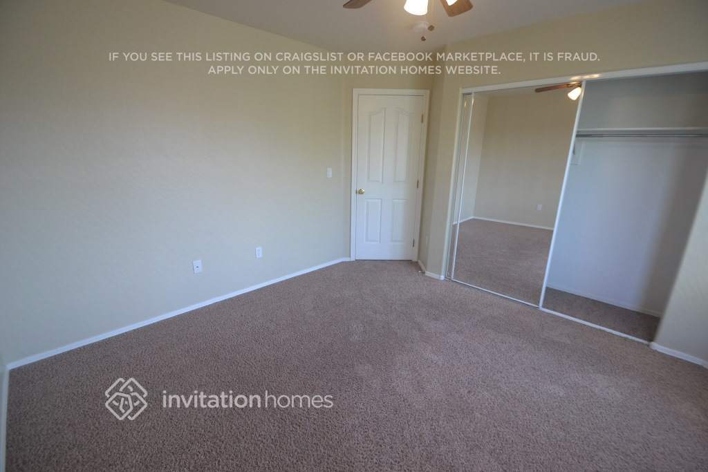 Building Photo - 7447 W Trails Dr