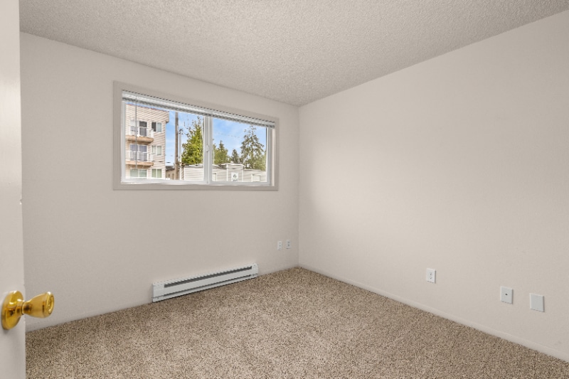 Building Photo - 11540 Pinehurst Way NE