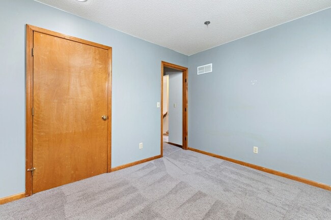 Building Photo - 1137 Dean Dr