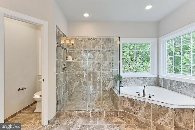 Building Photo - 6526 Dearborn Dr