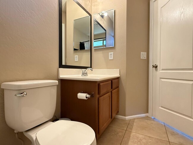 Building Photo - 4533 S 236th Dr