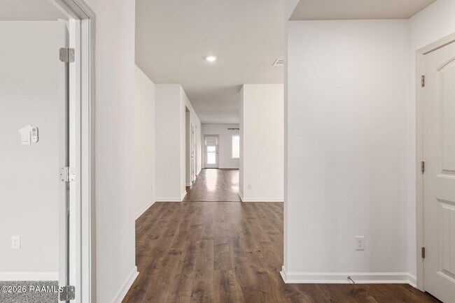 Building Photo - 619 Griffiths Ct