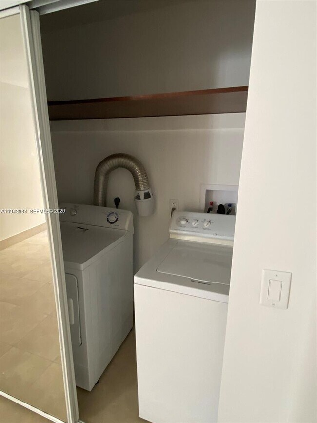 Building Photo - 11398 Royal Palm Blvd