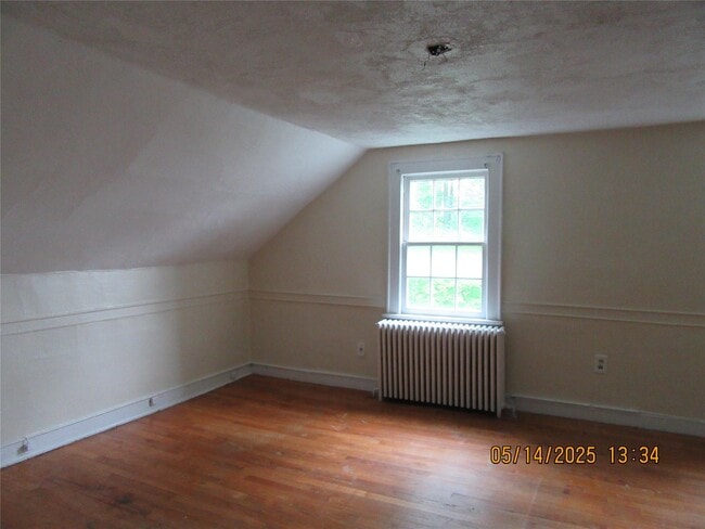 Building Photo - 36 E Main St