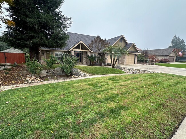 Building Photo - Entertainer delight rental home located in ''The Lakes'' subdivision coming soon!