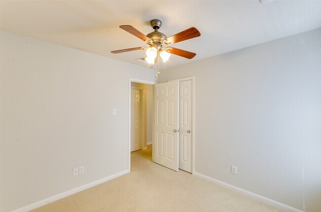 Building Photo - 3302 Legends Landing Dr