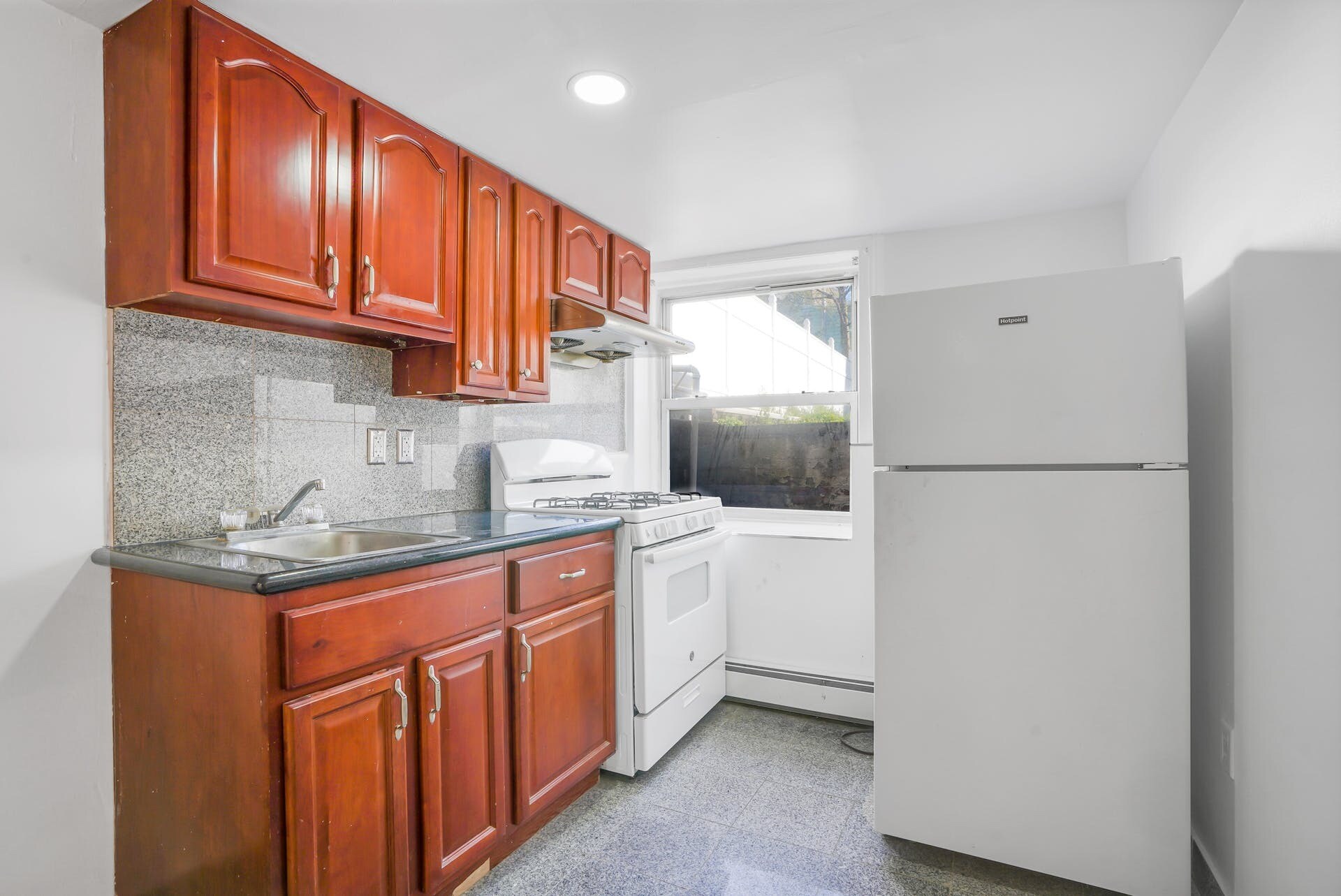 Building Photo - 245 4th St