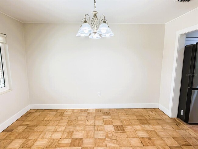 Building Photo - 4640 W Lamb Ave