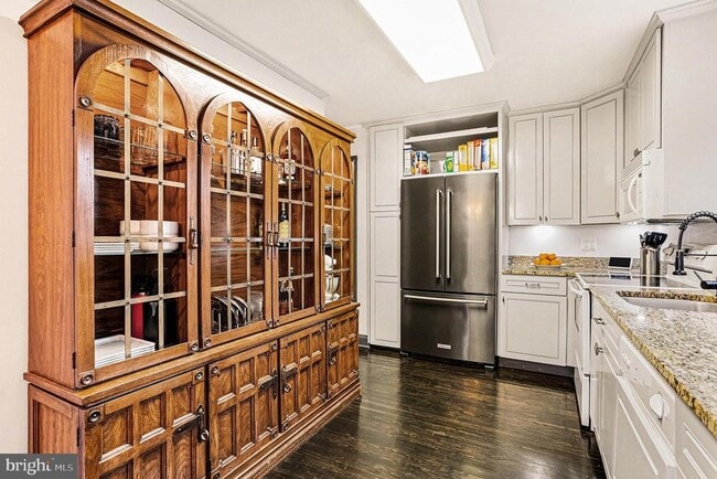 Building Photo - 85 Railroad Ave