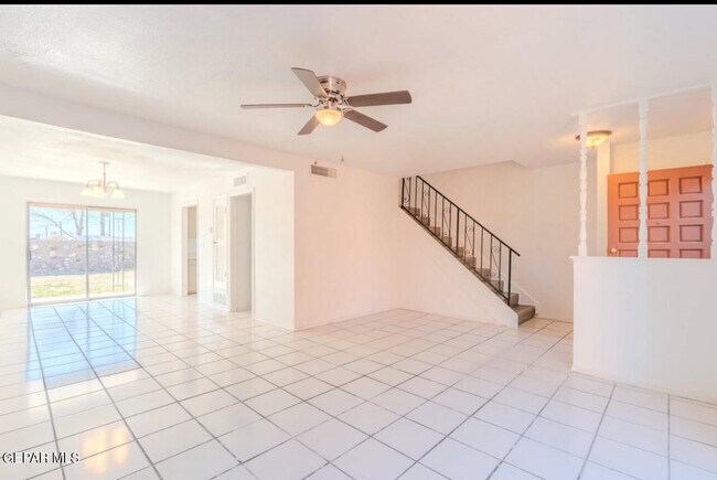 Building Photo - 226 Moon River St