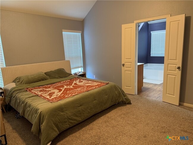 Building Photo - 1126 Neuberry Cliffe