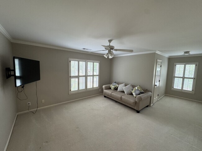 Building Photo - 365 Fairleaf Ct