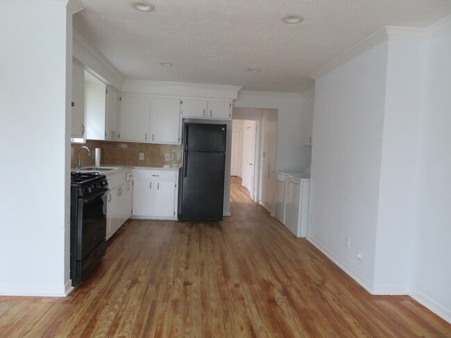 Building Photo - 5010 Walker St