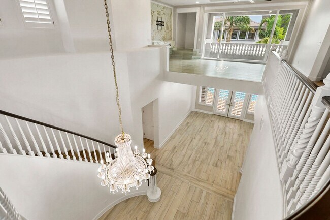 Building Photo - 5 Bedroom Pool Home Located In Summerlin G...