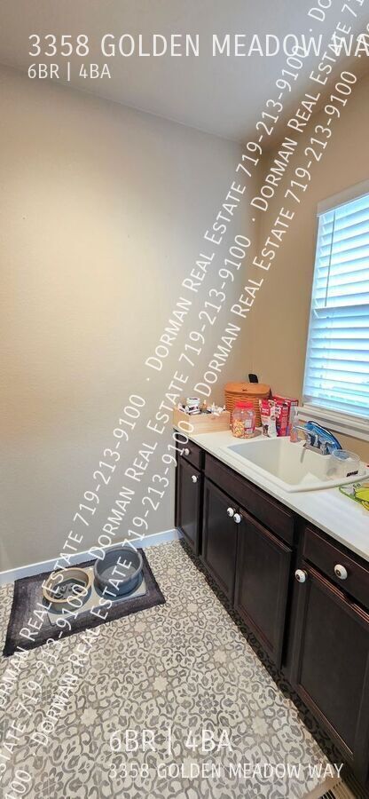 Building Photo - 3358 Golden Mdw Wy N