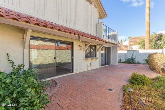 Building Photo - 5537 N 71st St