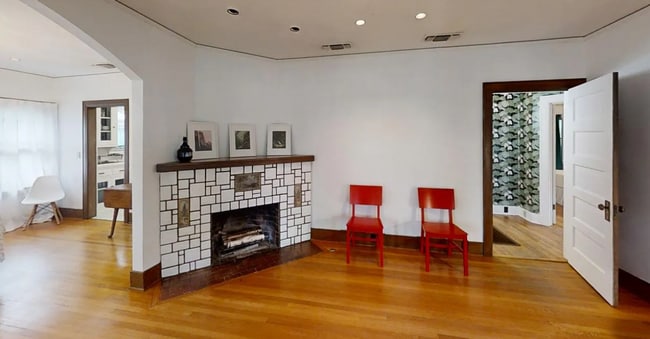 Building Photo - Charming 3-Bedroom Home in the Heart of th...