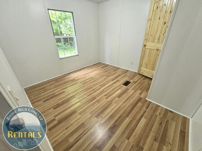 Building Photo - Newly Remodeled 4 Bedroom in Trade, TN