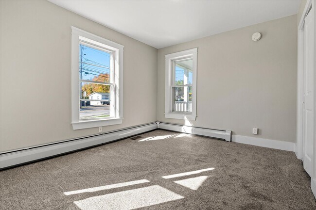 Building Photo - 378 S Mammoth Rd